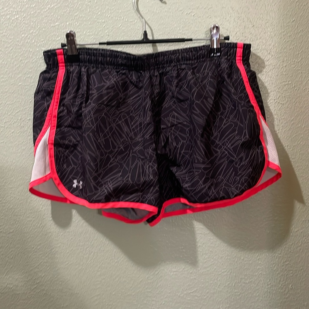 Under Armour Shorts Size M